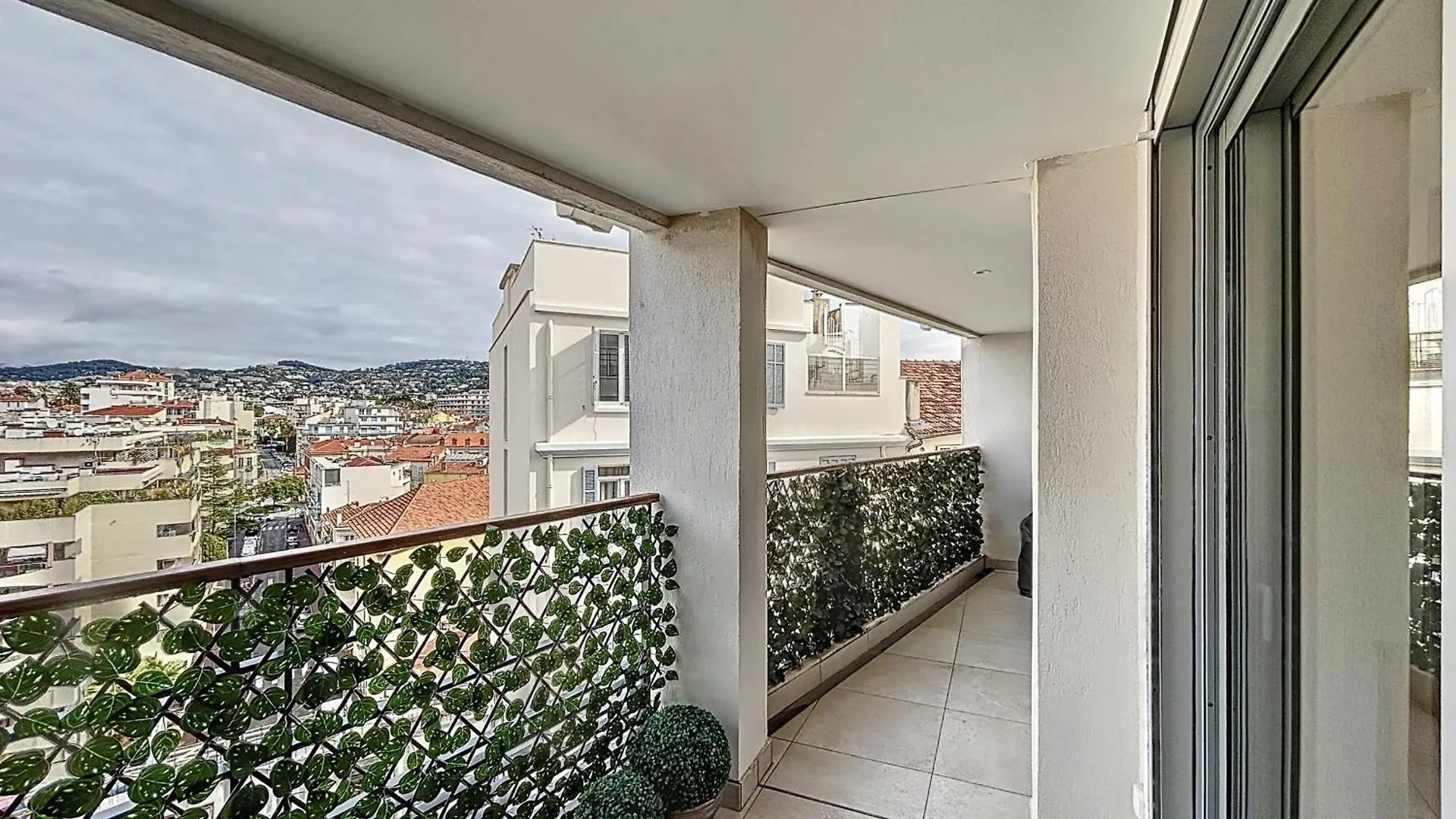 Cannes Splendid 1Br In New Residence - Palais 3 Mns 0*,  France